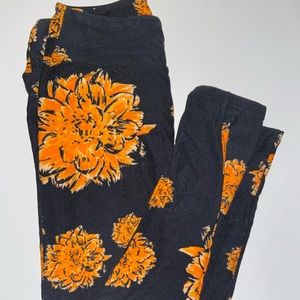 ⭐️4 for $20⭐️  LulaRoe leggings OS
